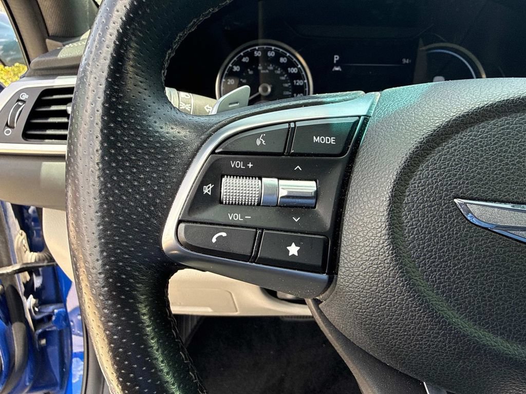 Used 2022 Genesis G70 2.0T RWD image 24