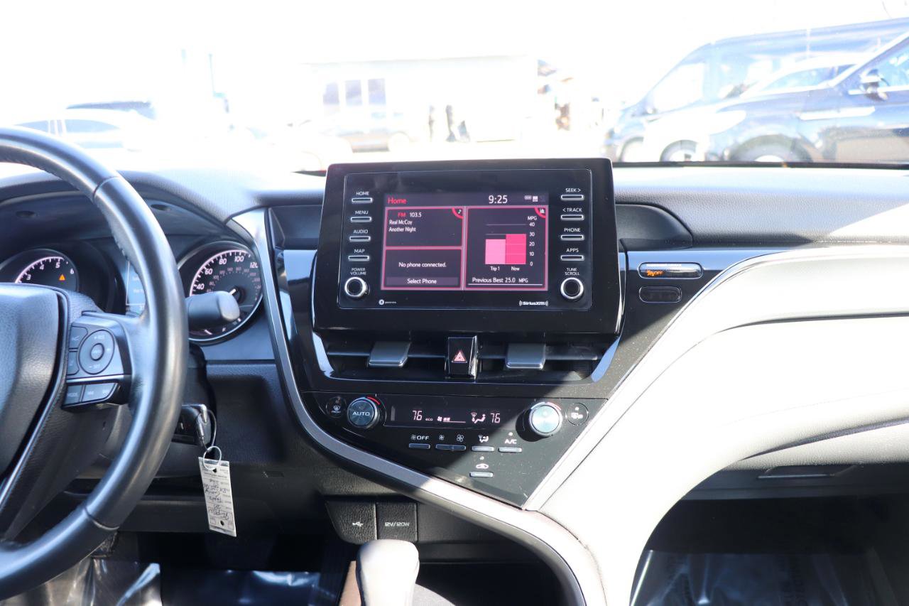 Used 2024 Toyota Camry SE image 19