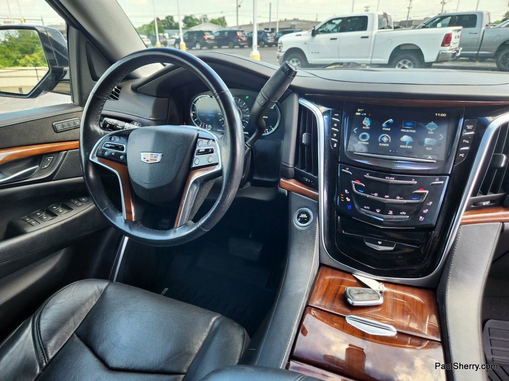 Used 2019 Cadillac Escalade ESV image 32