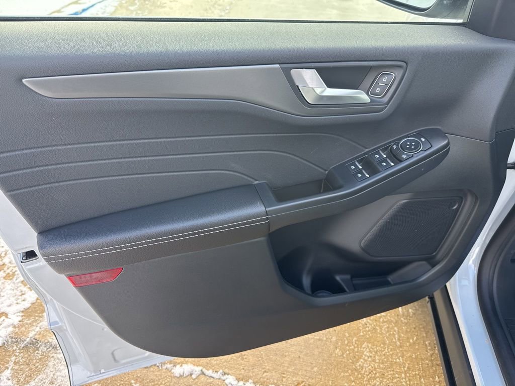 New 2026 Ford Escape SE image 7