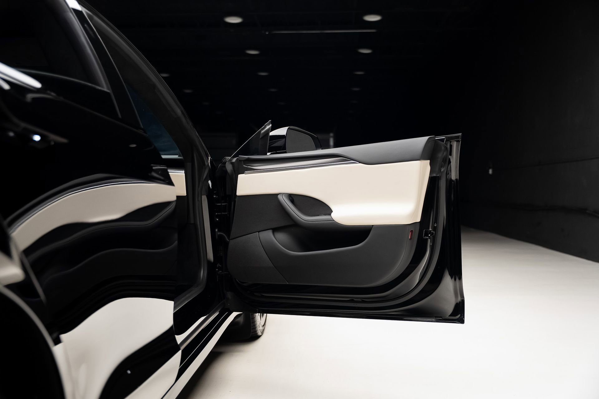 Used 2022 Tesla Model S Plaid image 53