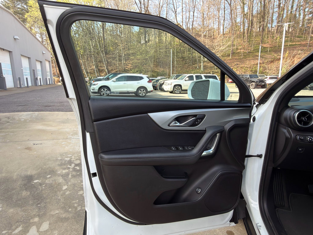 Used 2019 Chevrolet Blazer LT image 9