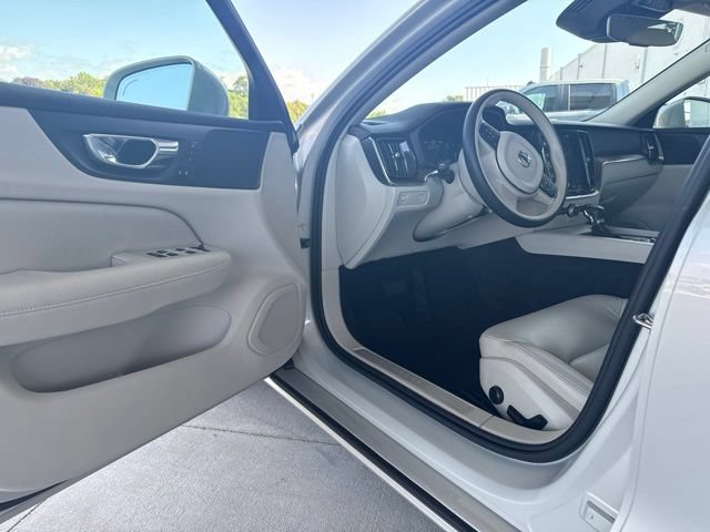 Used 2020 Volvo S60 T6 Momentum AWD/4WD image 10