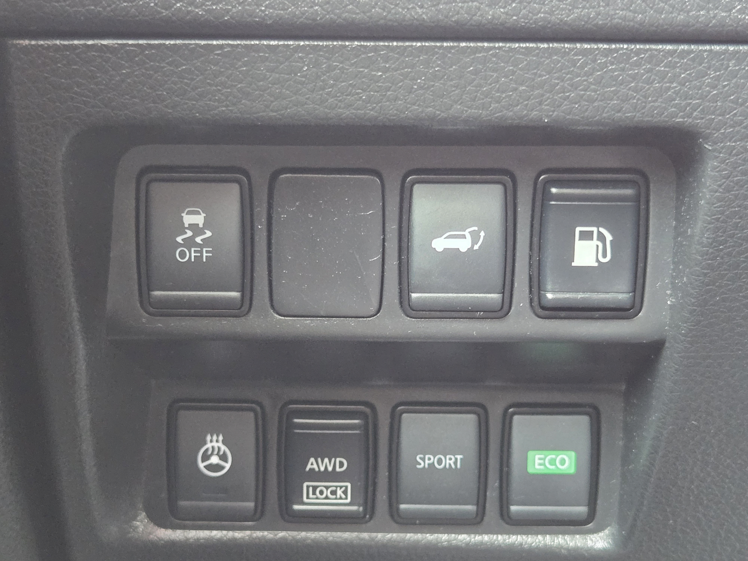 Used 2018 Nissan Rogue SV w/ Sun & Sound Touring Package AWD/4WD image 20