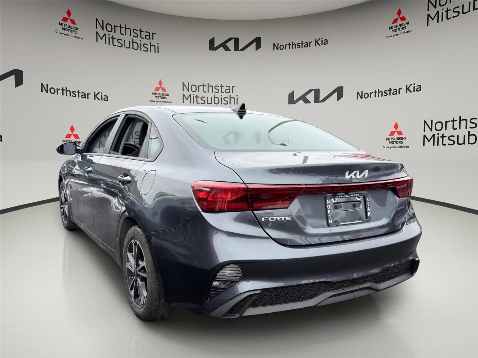 Used 2024 Kia Forte LXS image 2