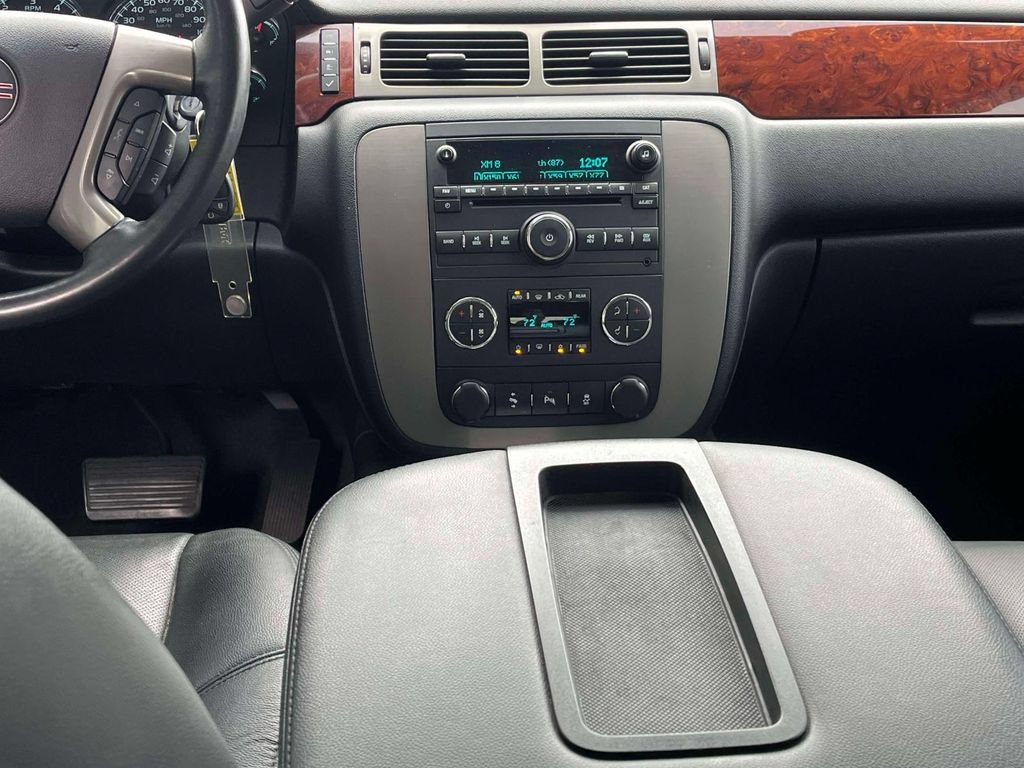 Certified 2013 GMC Yukon SLT w/ SLT-2 Equipment Package AWD/4WD image 13