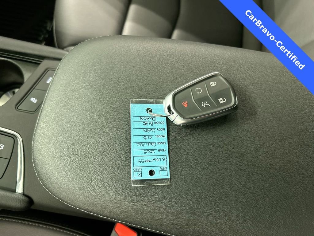 Certified 2025 Cadillac XT5 Luxury image 12