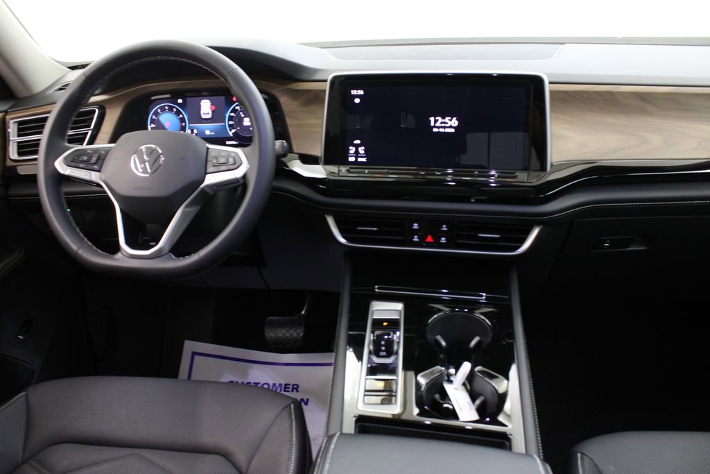 Certified 2024 Volkswagen Atlas SE FWD image 9