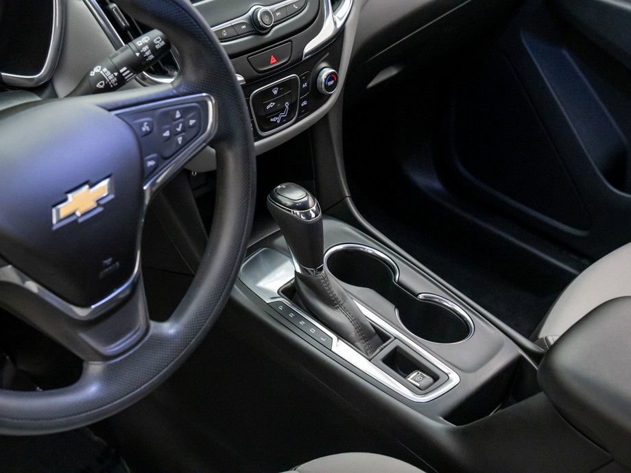 Used 2020 Chevrolet Equinox LS w/ LS Convenience Package image 13