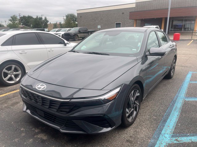 Used 2024 Hyundai Elantra Limited FWD image 1