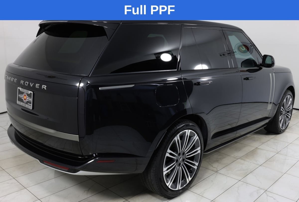 Used 2024 Land Rover Range Rover SE AWD/4WD image 3