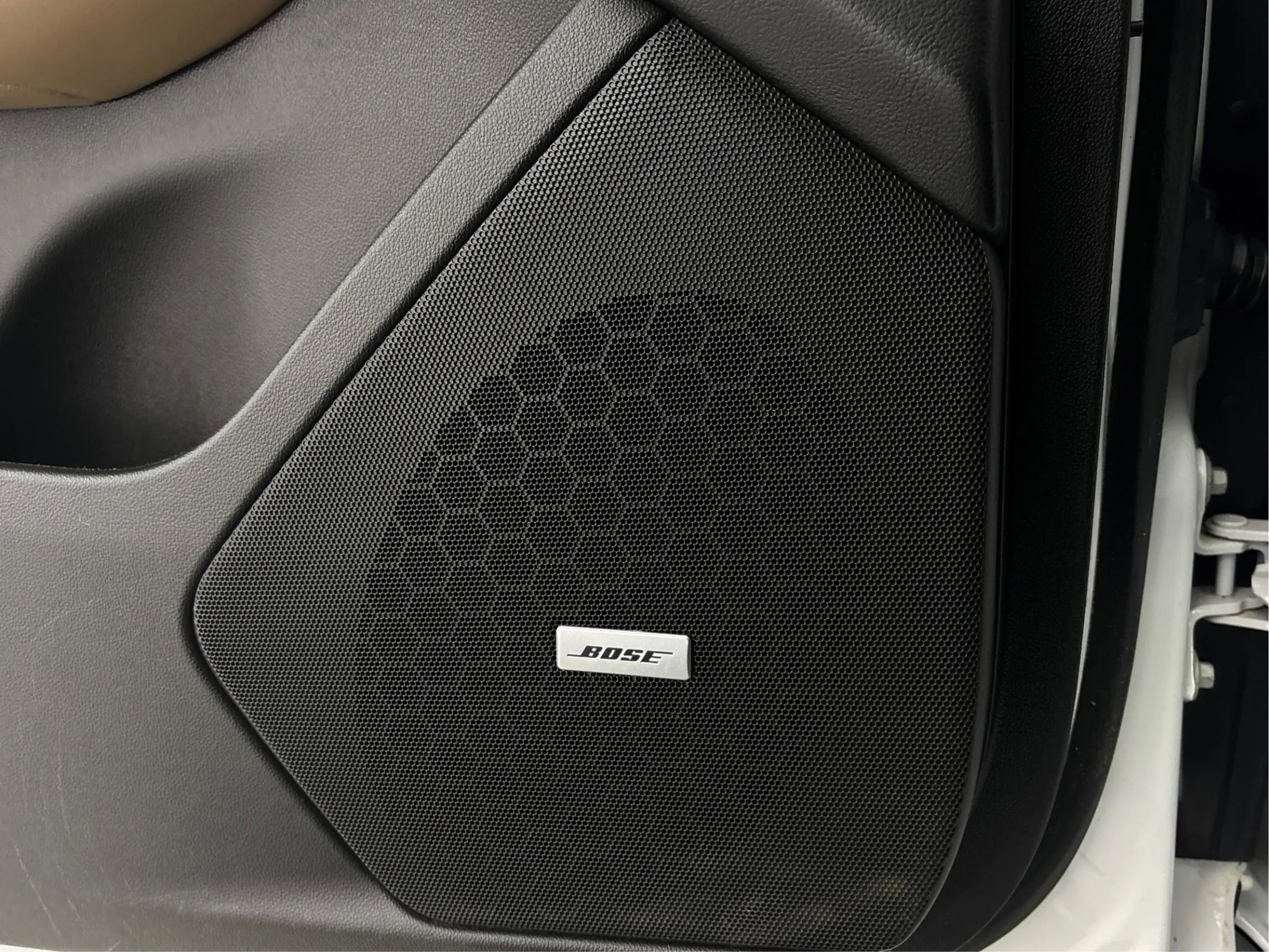 Used 2018 Cadillac XT5 Platinum w/ Driver Assist Package image 41