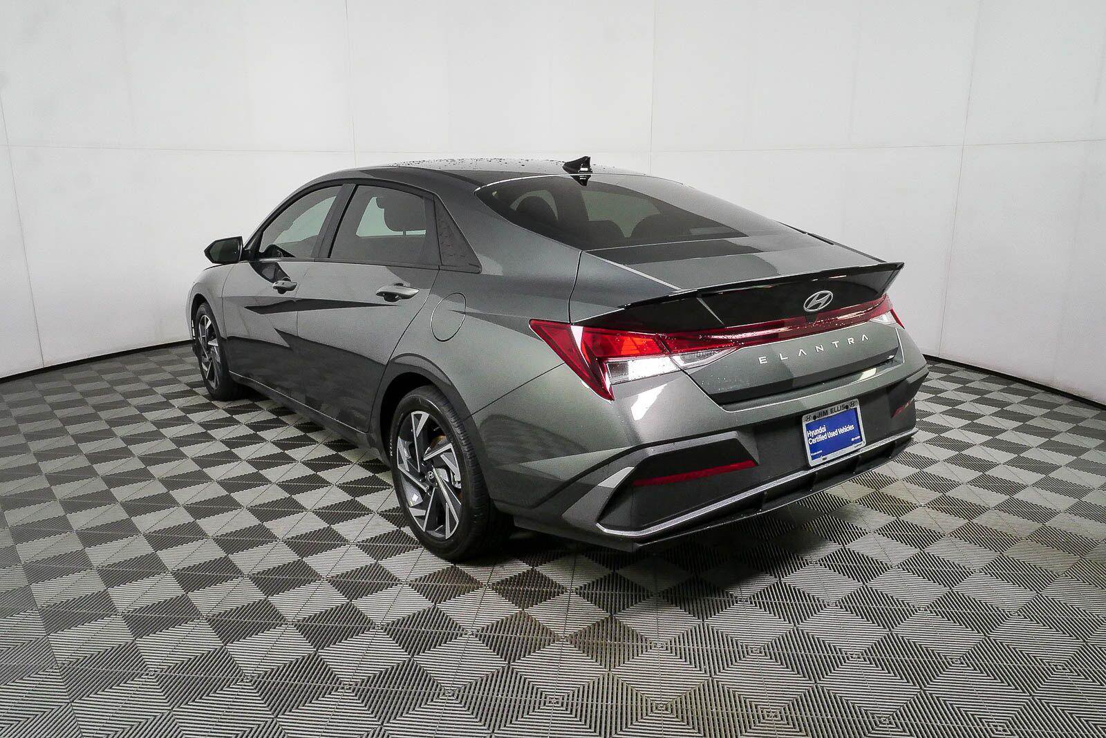 Certified 2025 Hyundai Elantra Sport FWD image 26