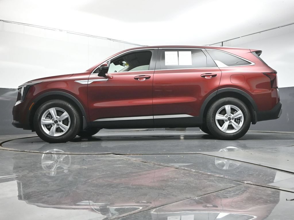Used 2025 Kia Sorento LX FWD image 36