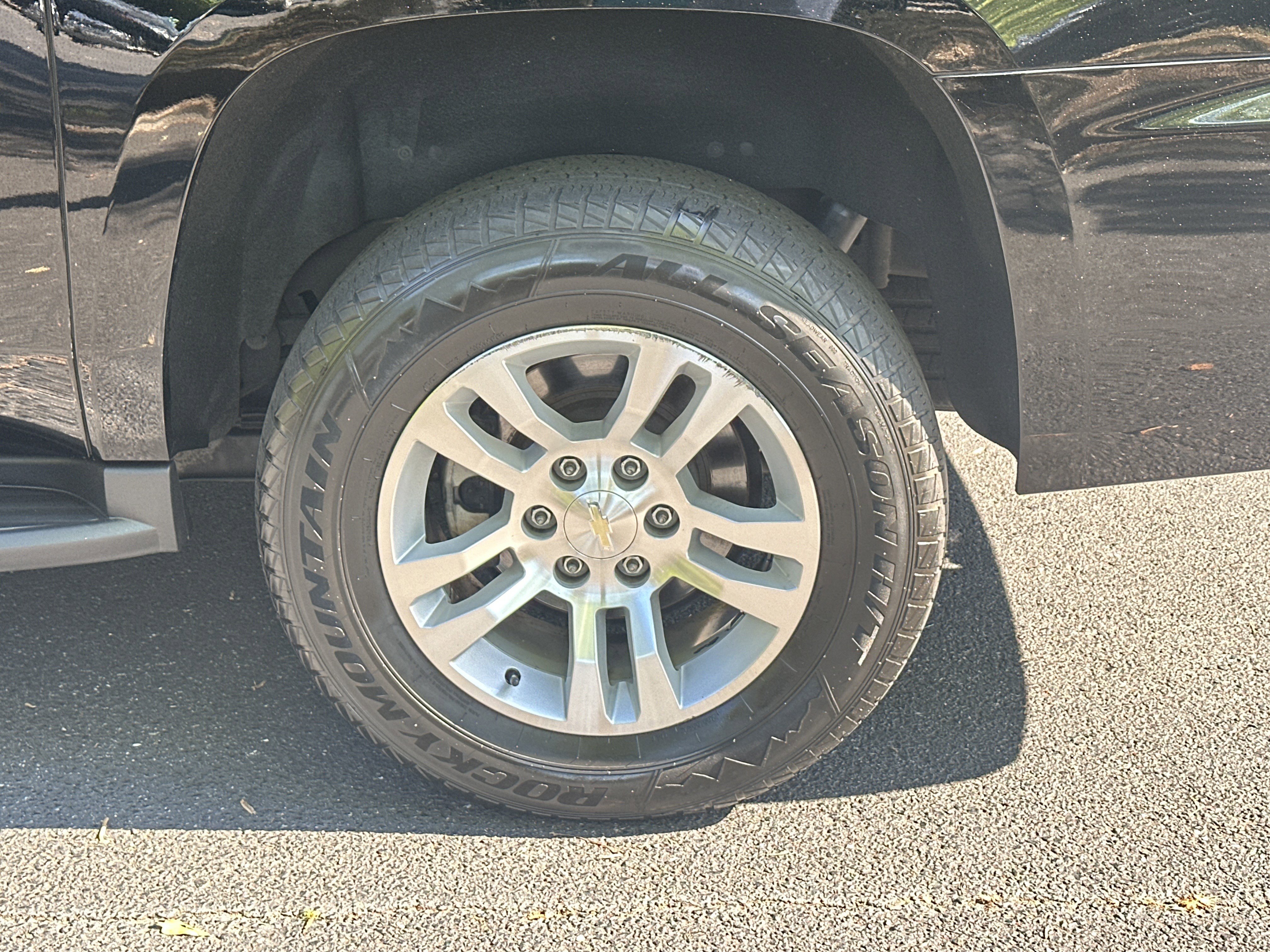 Used 2020 Chevrolet Suburban LT RWD image 21