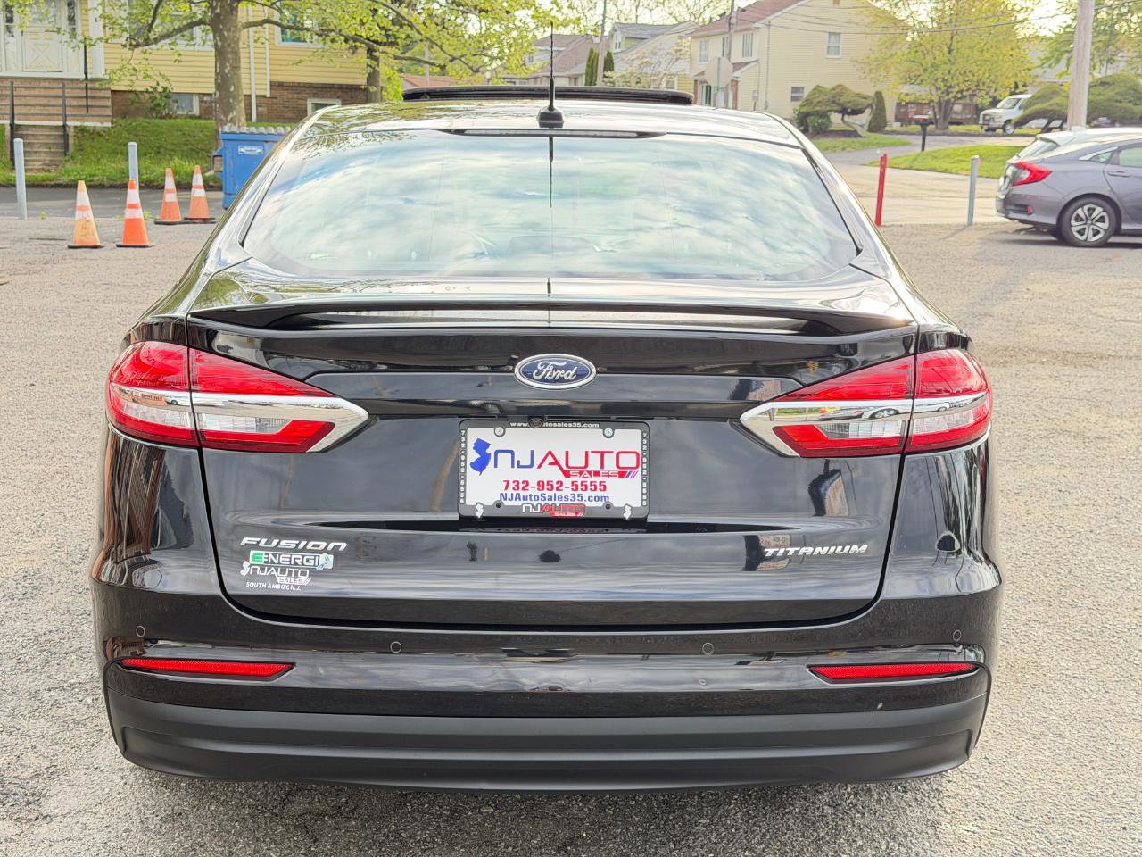 Used 2019 Ford Fusion Energi Titanium FWD image 5