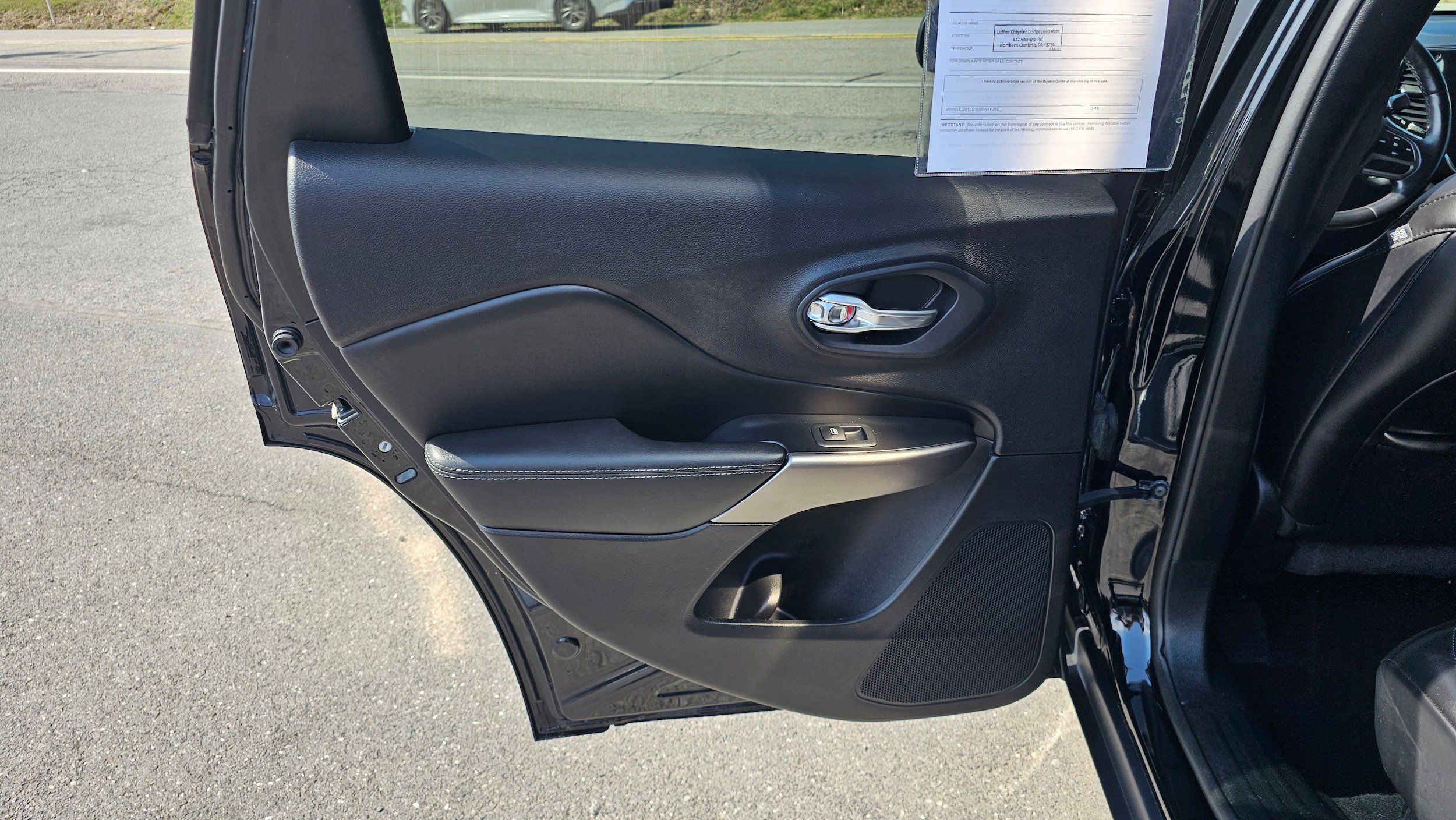 Used 2020 Jeep Cherokee Limited image 21