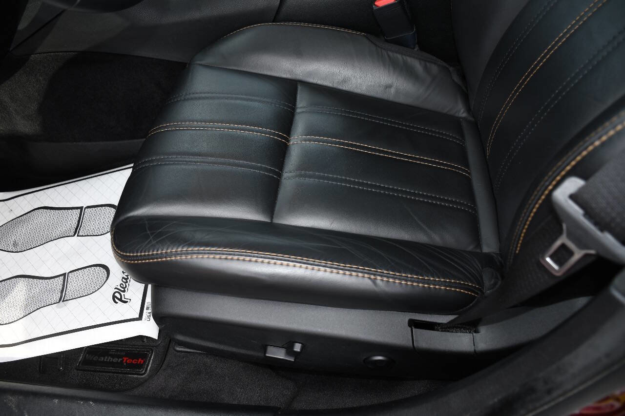 Used 2018 Chrysler 300 S w/ 300S Alloy Package image 13