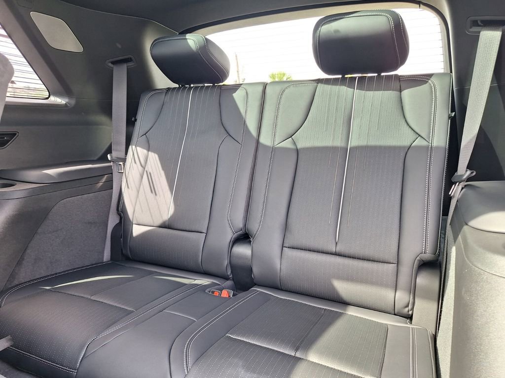 New 2026 Cadillac Vistiq Luxury image 13