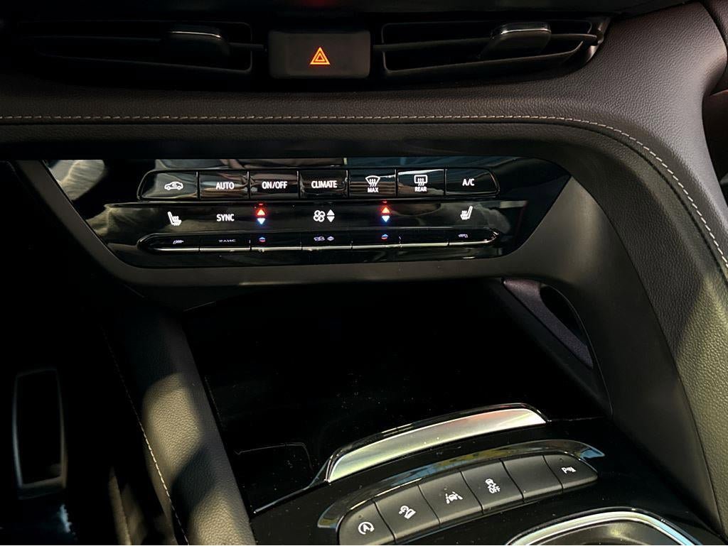 Used 2023 Buick Envision Essence w/ Sport Touring Package image 23