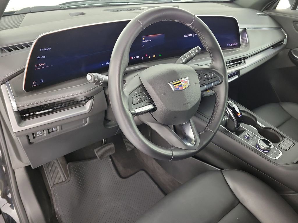 Used 2025 Cadillac XT4 Premium Luxury FWD image 18