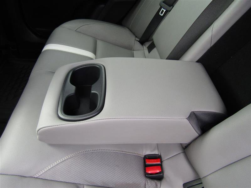 Used 2025 Toyota Camry SE image 30