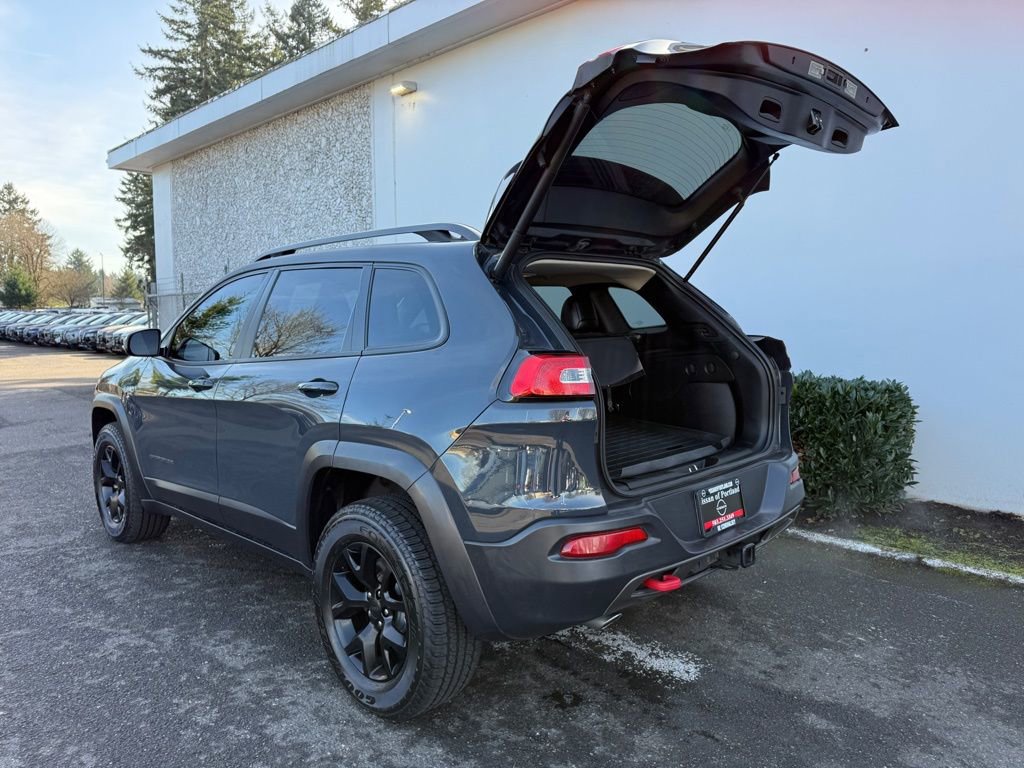 Used 2016 Jeep Cherokee Trailhawk w/ Comfort/Convenience Group image 12
