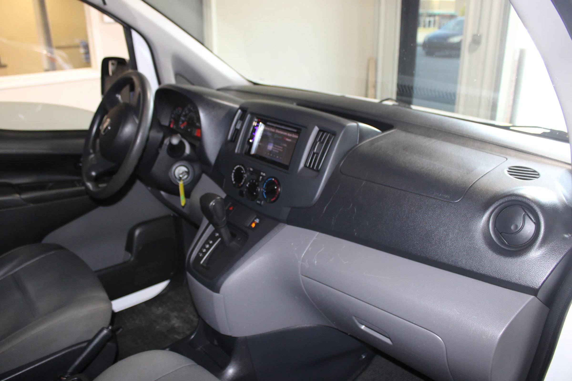 Used 2017 Nissan NV200 S image 28