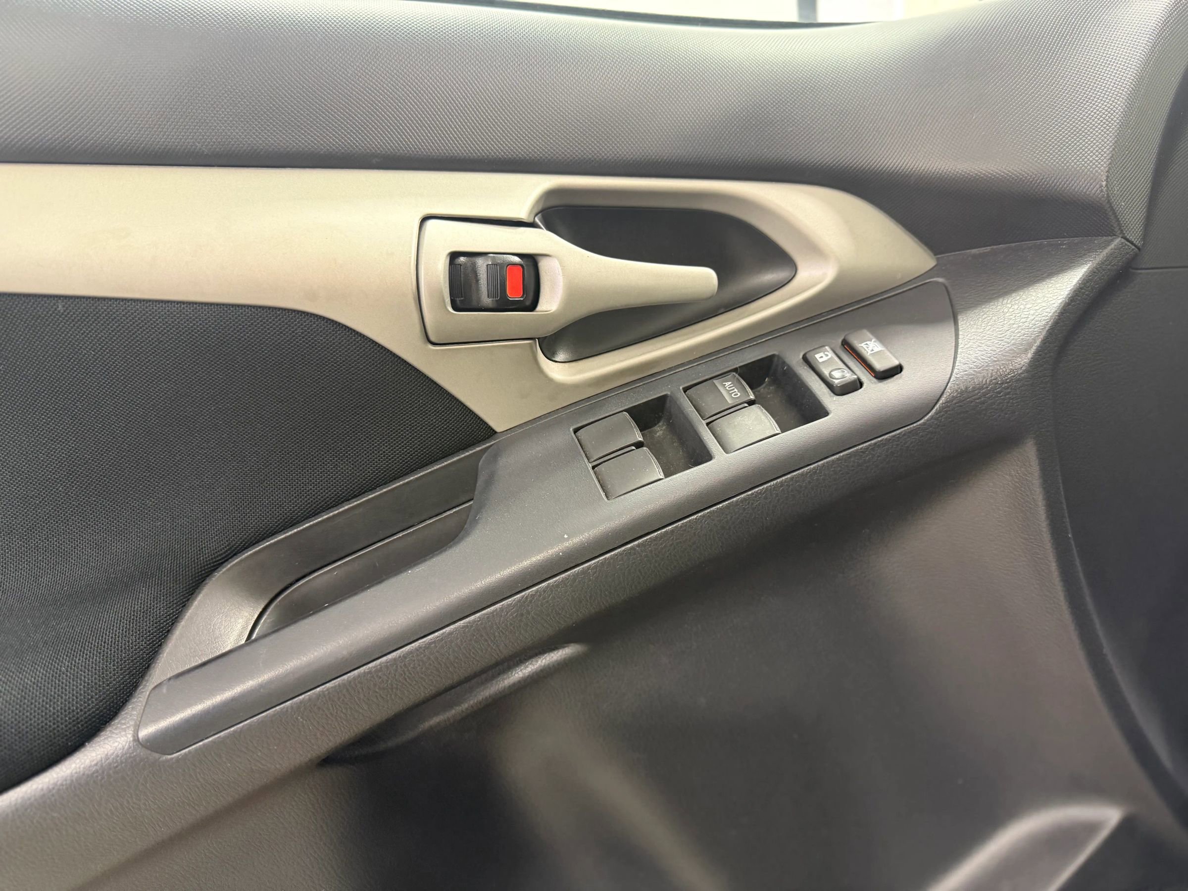 Used 2013 Toyota Matrix S w/ S Sport Pkg image 12