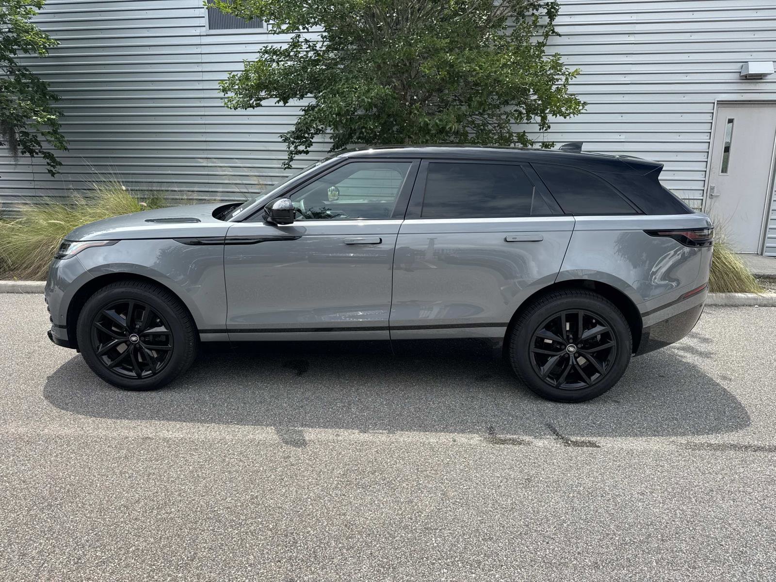 Certified 2026 Land Rover Range Rover Velar Dynamic SE AWD/4WD image 2