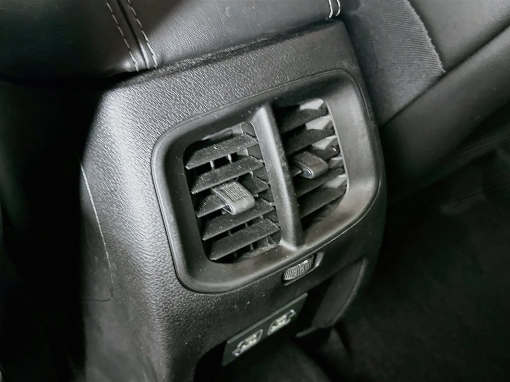 Used 2021 Jeep Cherokee Latitude Lux AWD/4WD image 32