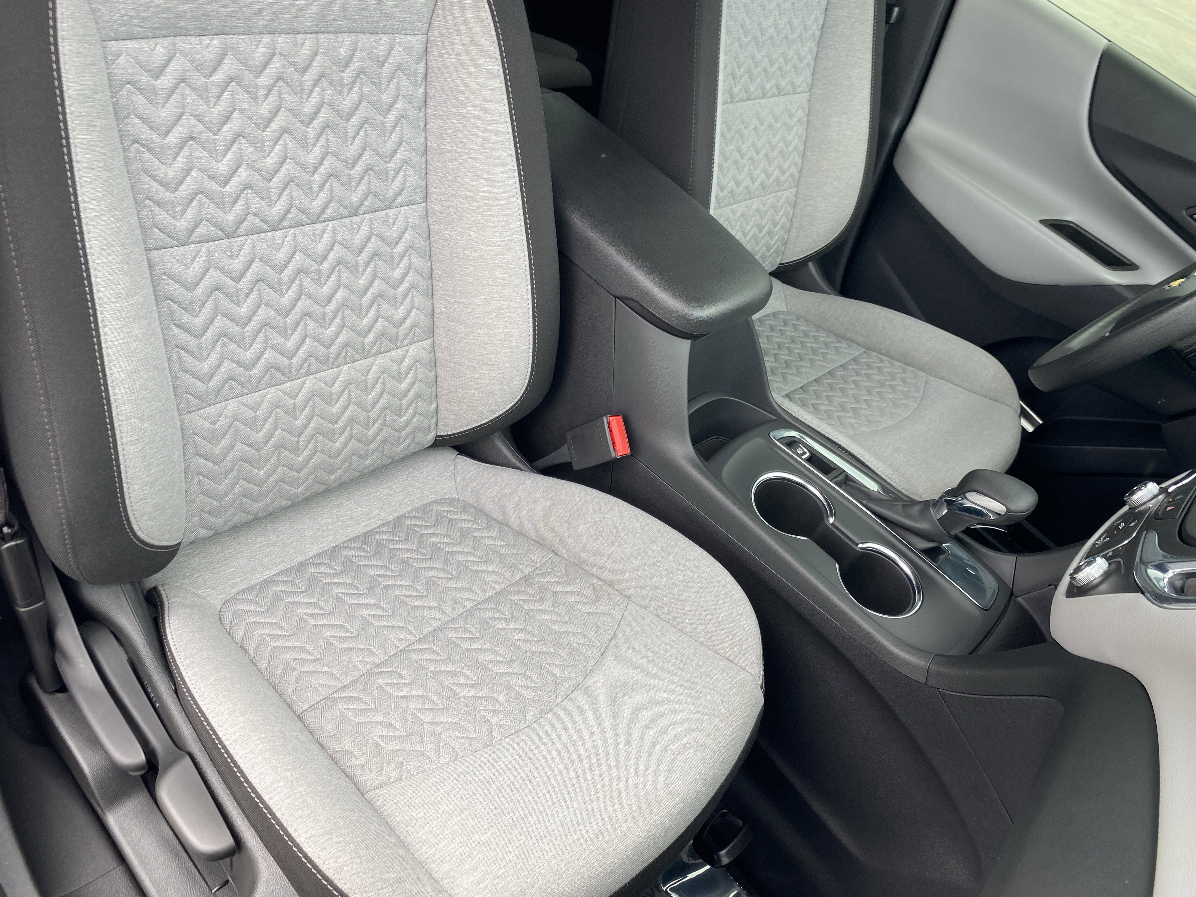 Used 2023 Chevrolet Equinox LS image 8