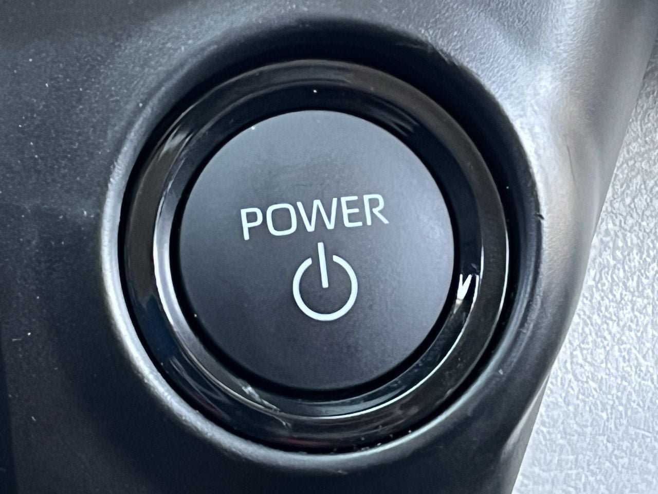 Used 2025 Toyota Sienna LE FWD image 19