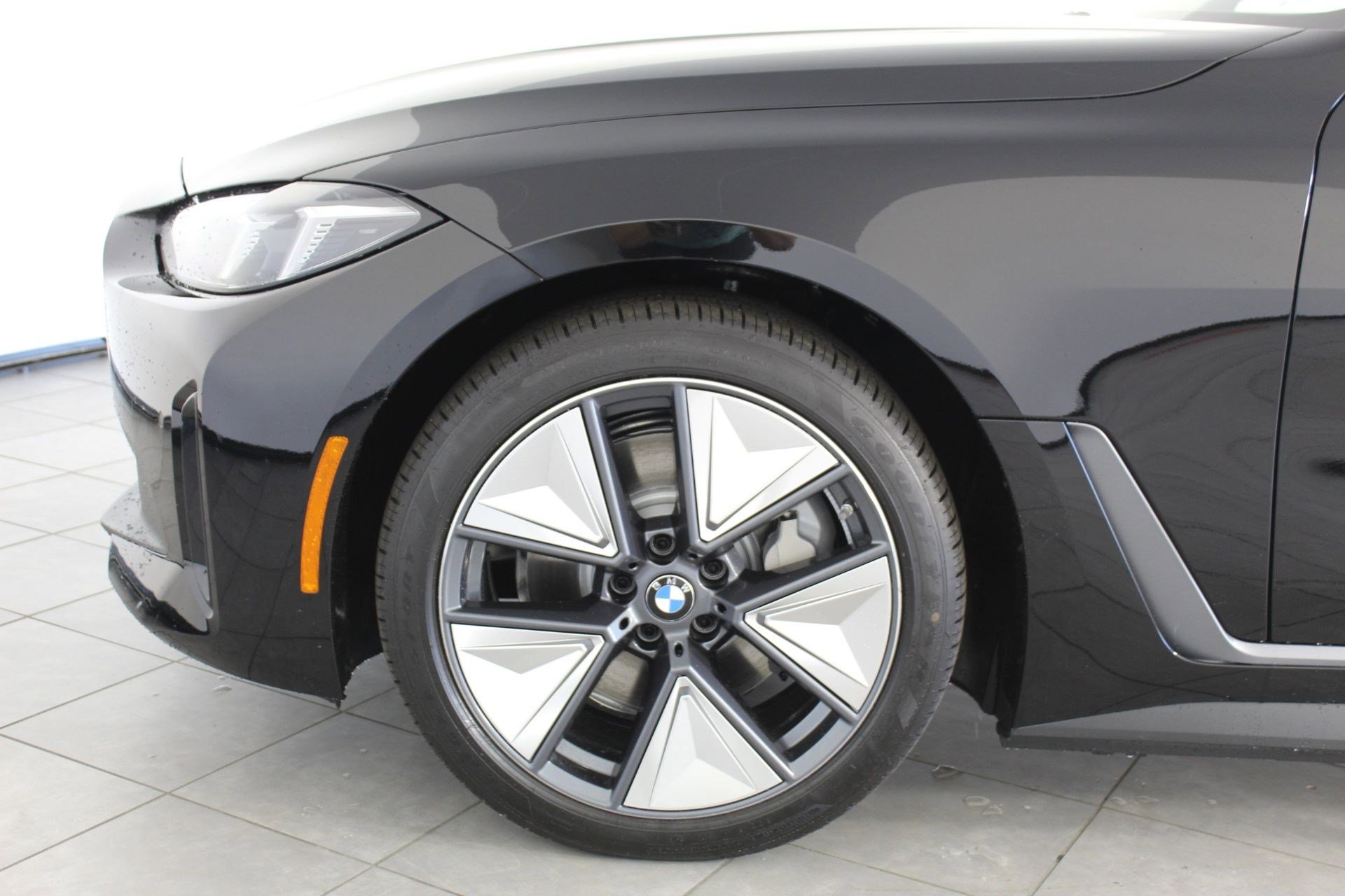 Used 2025 BMW i4 xDrive40i image 21