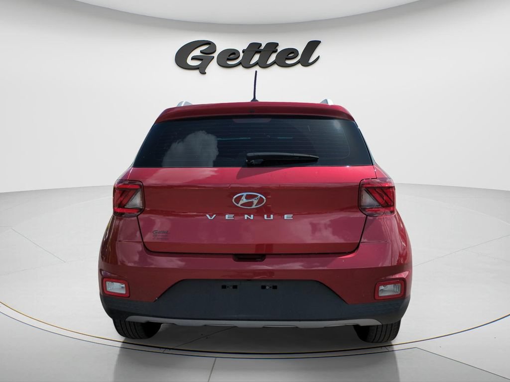 Certified 2024 Hyundai Venue SEL FWD image 6
