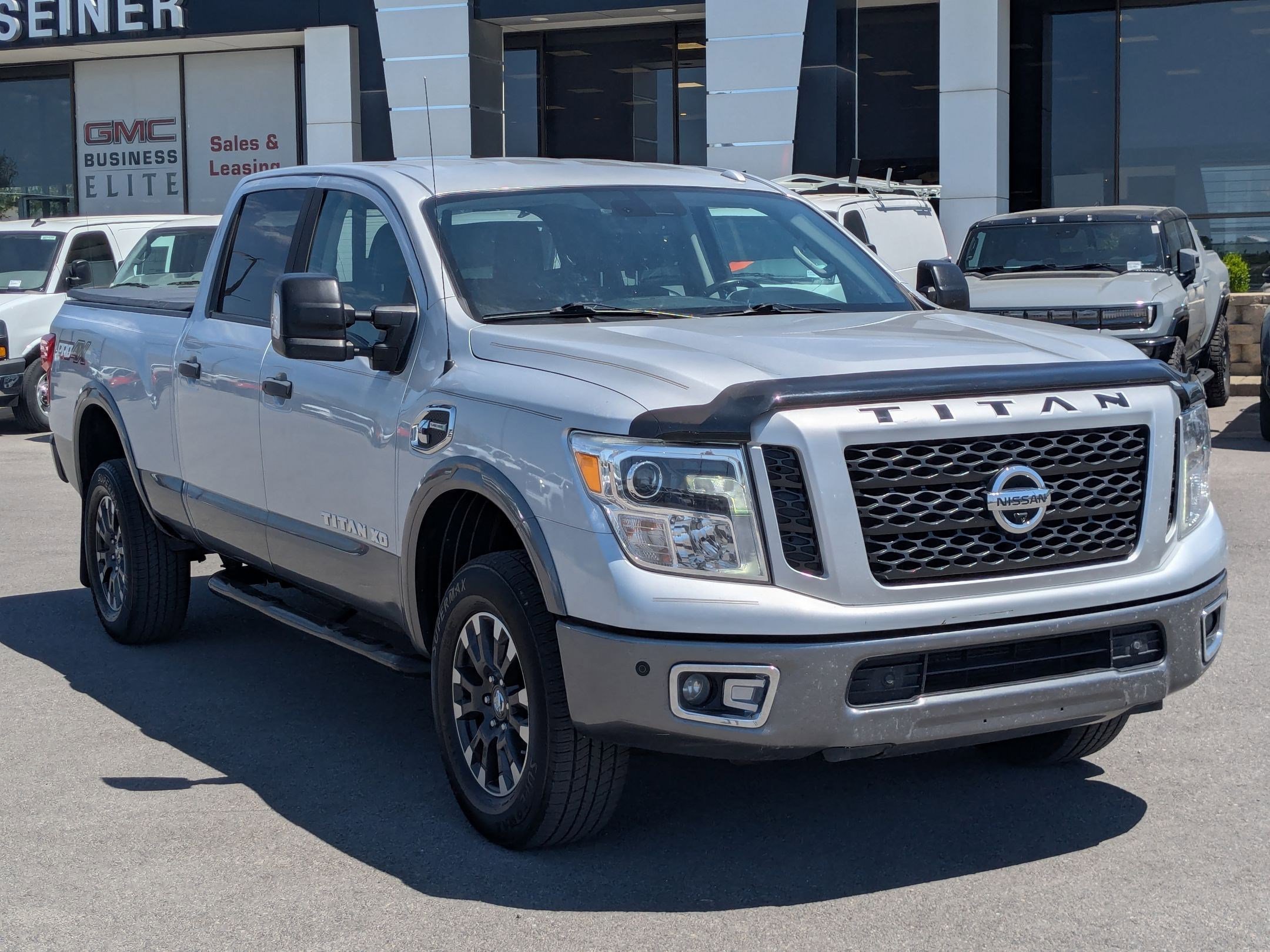 Used 2018 Nissan Titan PRO-4X w/ Pro-4x Convenience Package AWD/4WD image 7