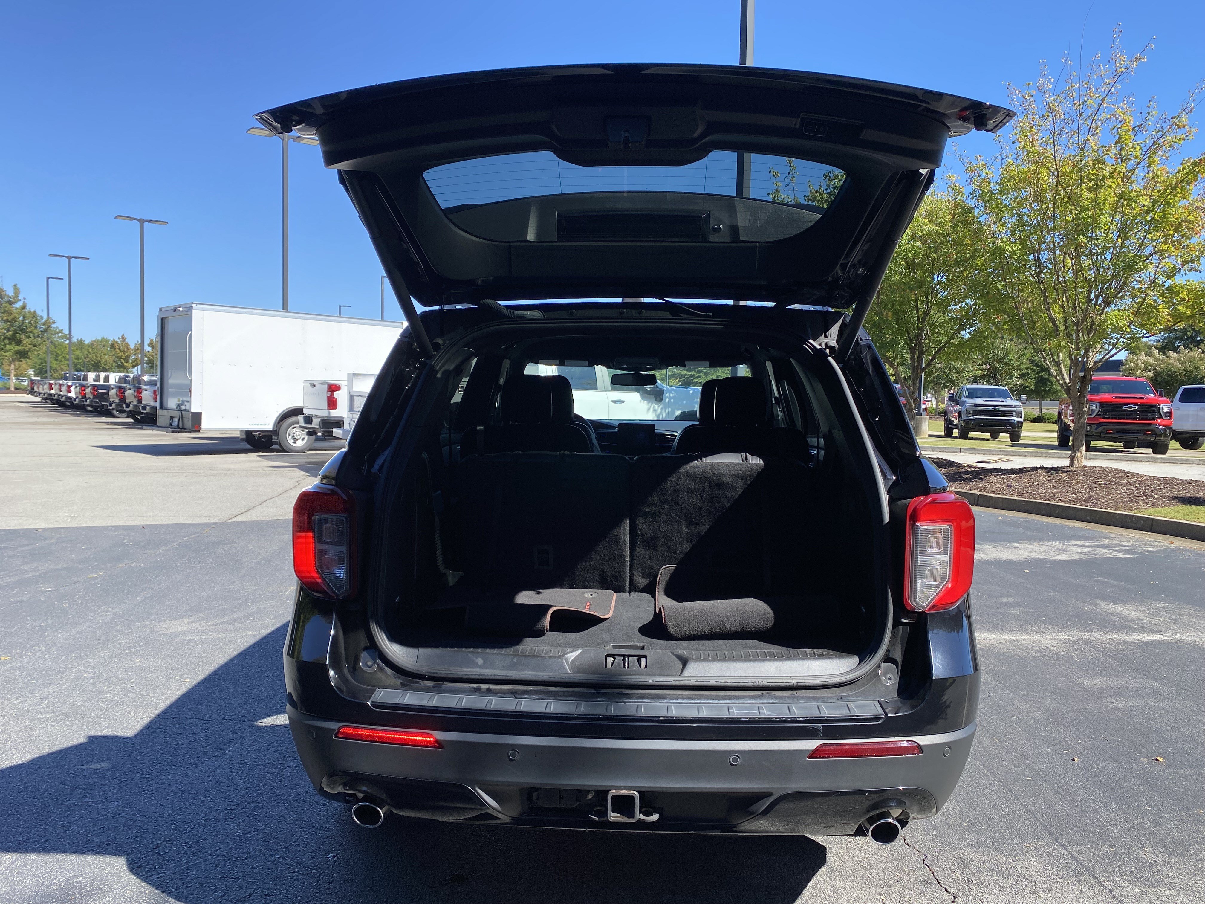 Used 2024 Ford Explorer ST-Line w/ Class IV Trailer Tow Package RWD image 11