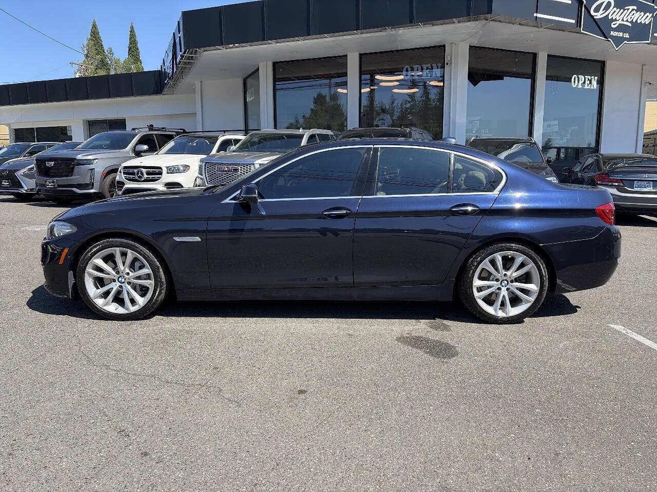 Used 2016 BMW 535i xDrive Sedan AWD/4WD image 2