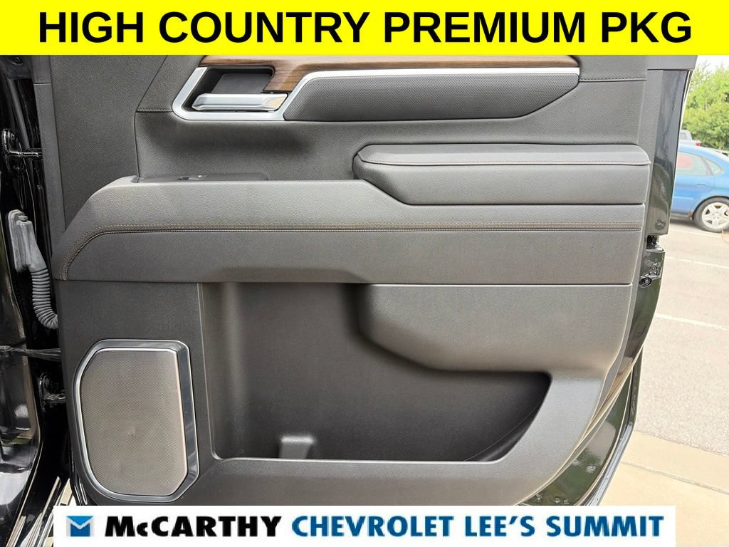 Used 2025 Chevrolet Silverado 2500 High Country w/ High Country Premium Package AWD/4WD image 40