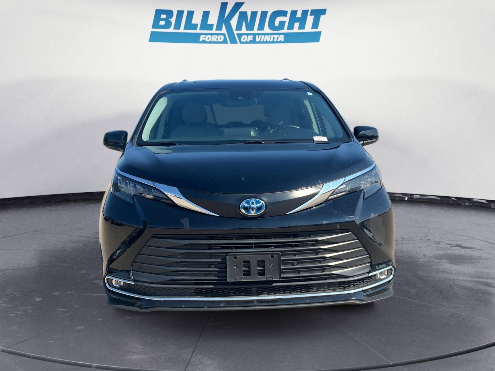 Used 2024 Toyota Sienna XLE image 8