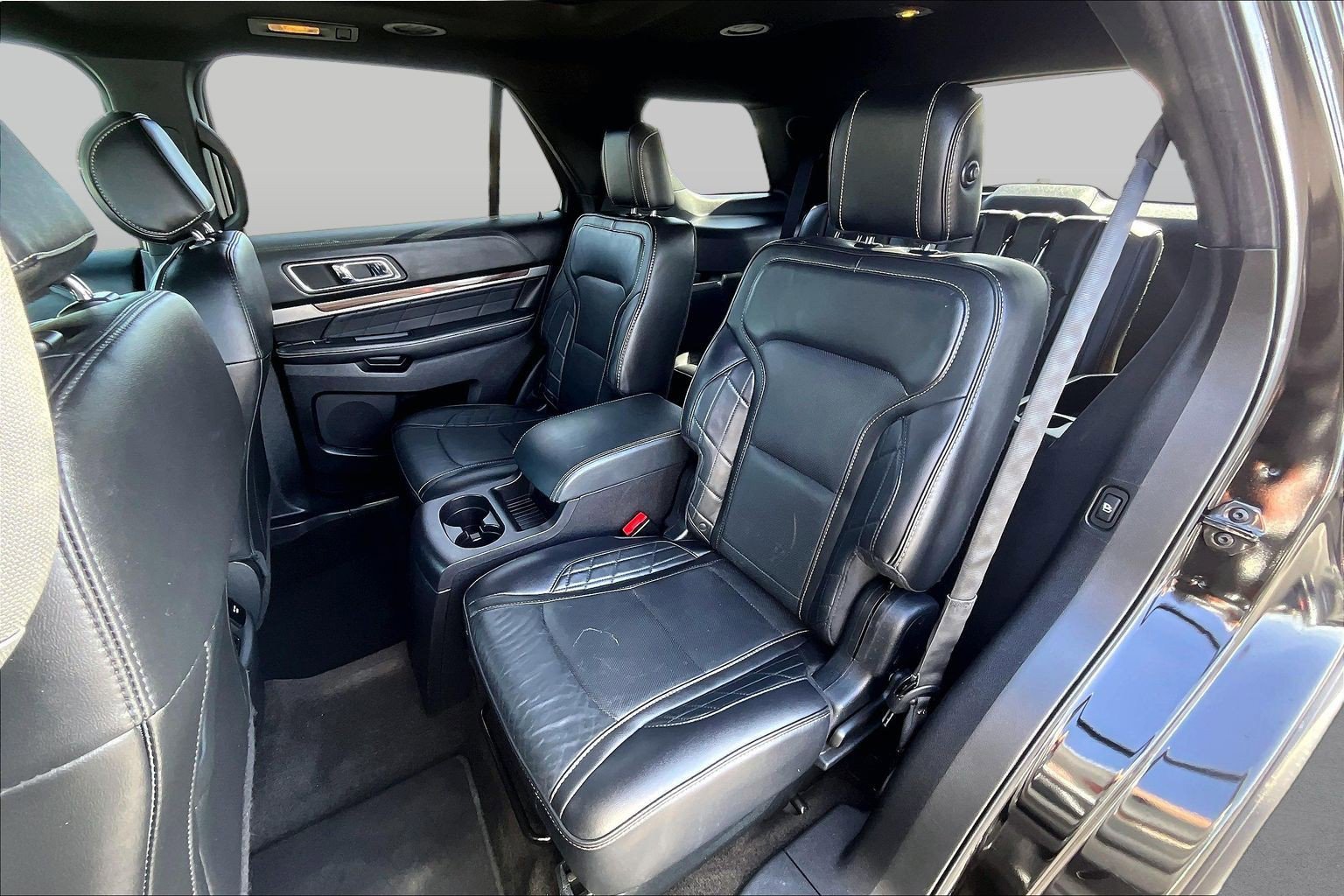 Used 2017 Ford Explorer Platinum AWD/4WD image 26