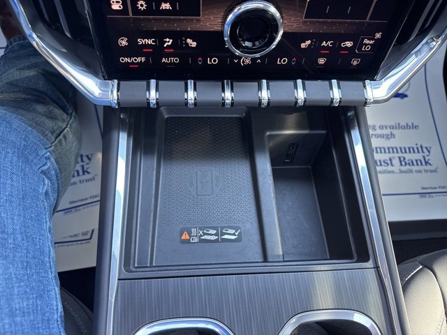 Used 2025 GMC Acadia Elevation w/ Elevation Premium Package image 40