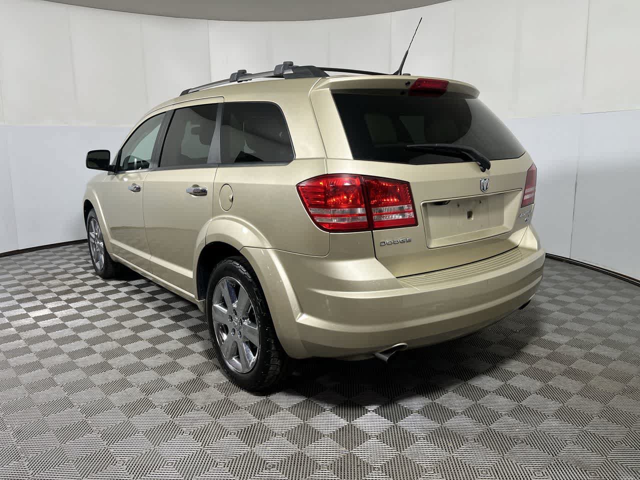 Used 2010 Dodge Journey R/T w/ Flexible Seating Group FWD image 6