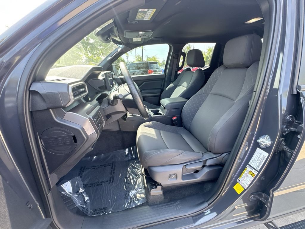Used 2025 Toyota Tacoma SR5 AWD/4WD image 19