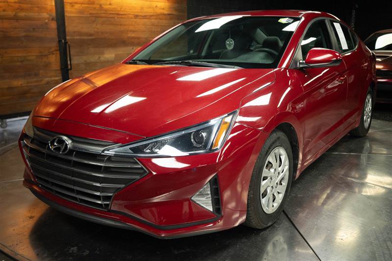 Used 2020 Hyundai Elantra SE FWD image 2