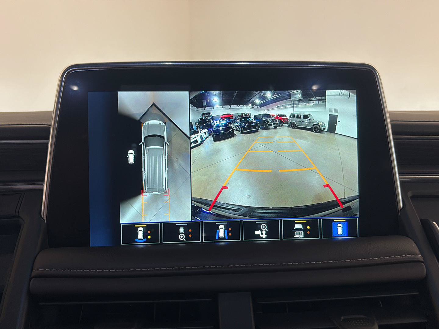 Used 2024 Chevrolet Tahoe LT w/ LT Signature Package AWD/4WD image 27