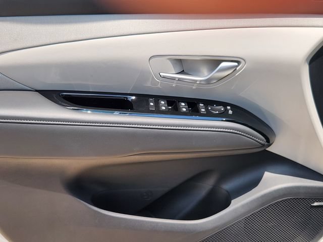 Used 2025 Hyundai Tucson Limited AWD/4WD image 17