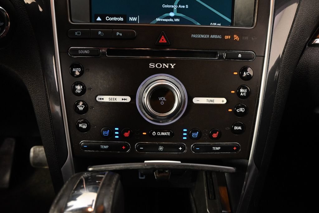 Used 2017 Ford Explorer Limited w/ Equipment Group 301A AWD/4WD image 32
