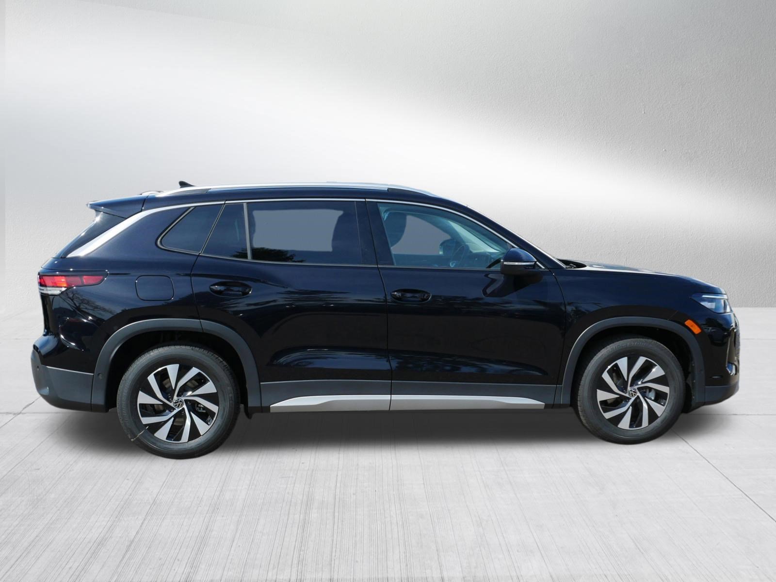 New 2026 Volkswagen Tiguan S FWD video 2