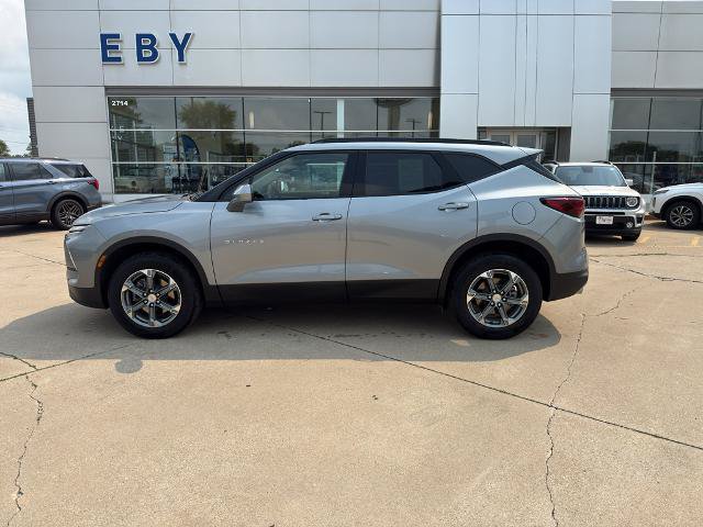 Used 2024 Chevrolet Blazer LT w/ Convenience Package FWD image 2